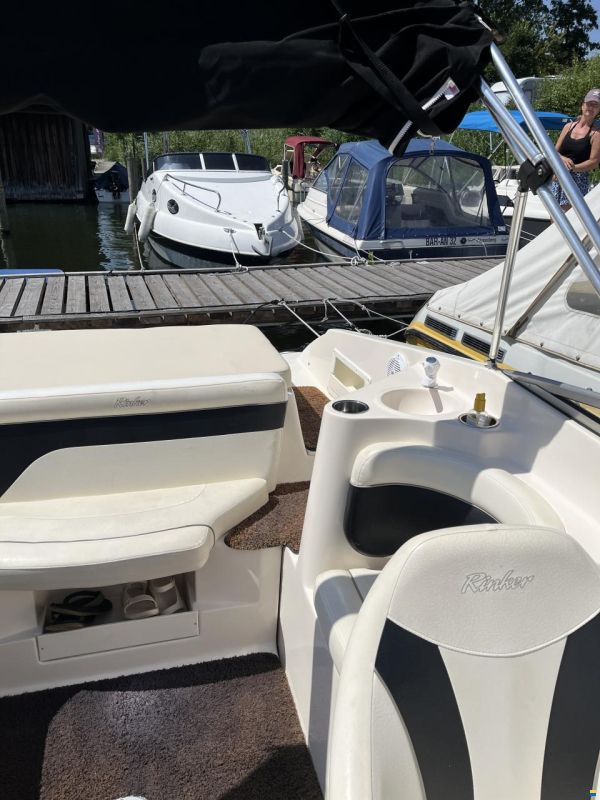 Rinker Captiva 232
