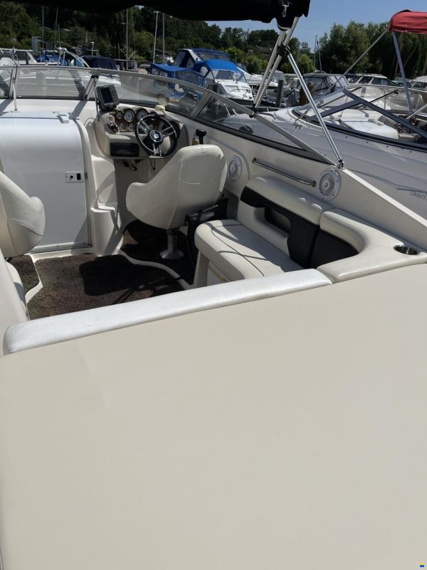 Rinker Captiva 232