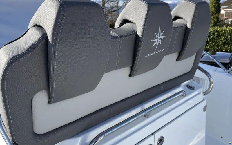 Jeanneau Cap Camarat 9.0 CC