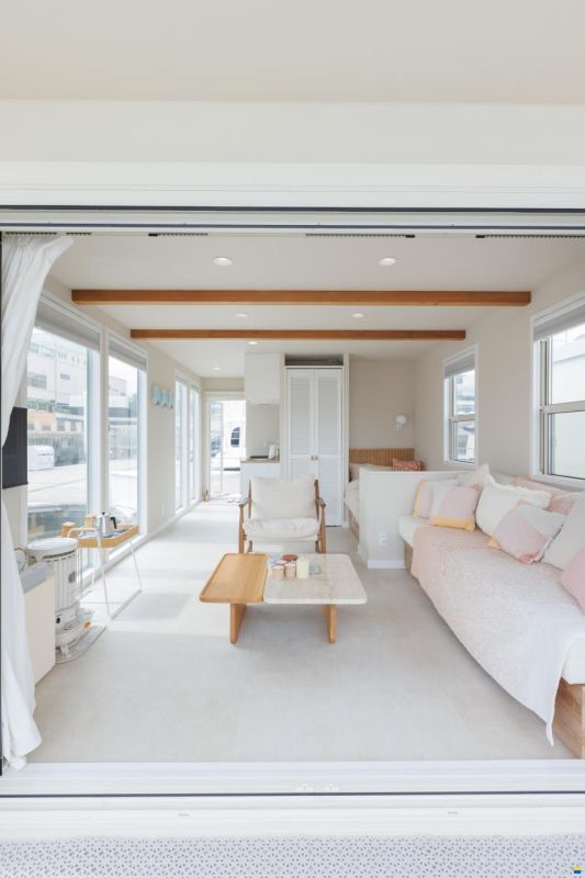 House Boat Japan 300