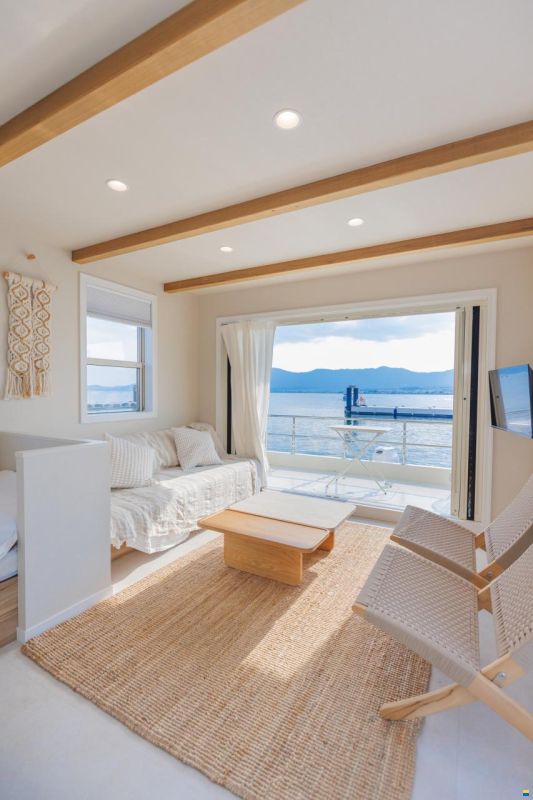 House Boat Japan 300