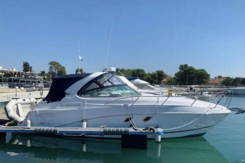 Rinker 310 Express Cruiser