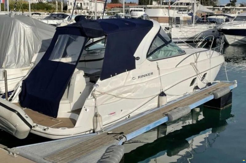 Rinker 310 Express Cruiser