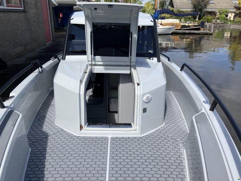 XO Boats DFNDR 9