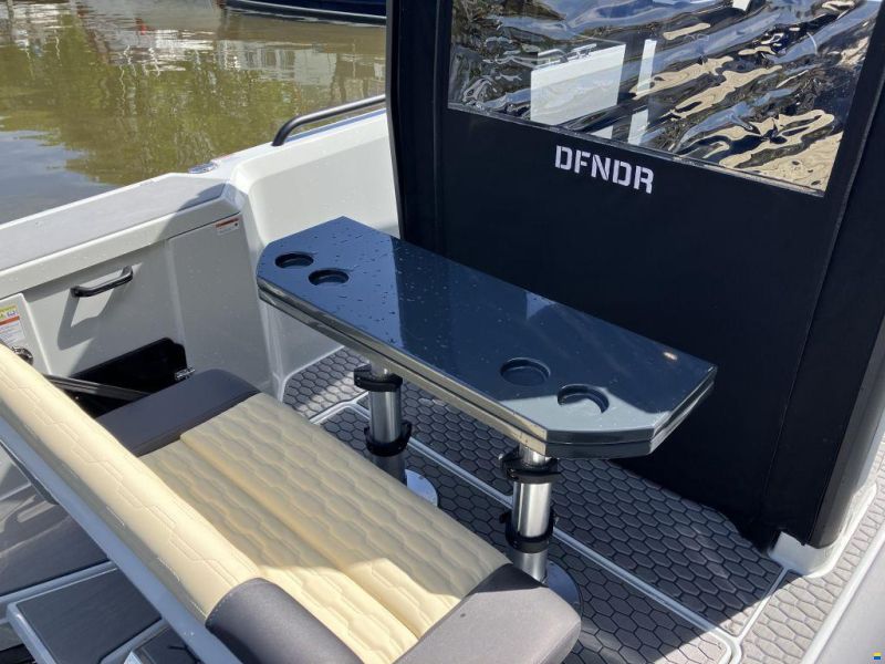XO Boats DFNDR 9