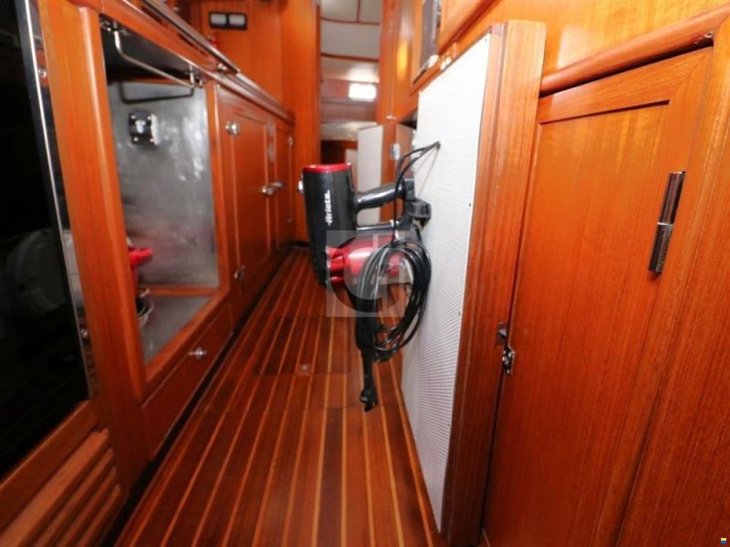 Hylas 54 RS