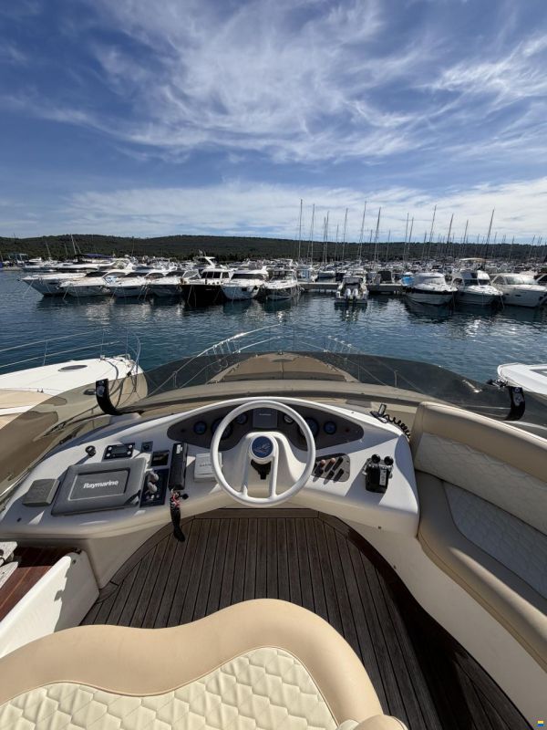 Azimut Fly 42