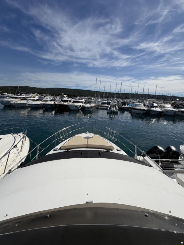 Azimut Fly 42