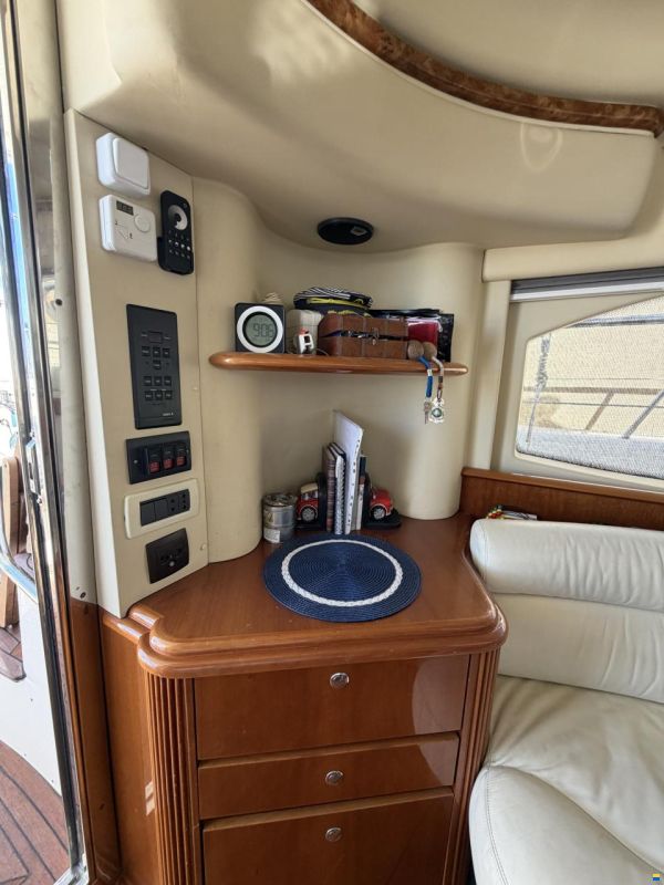 Azimut Fly 42