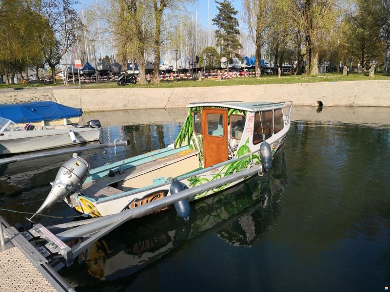 Staempfli Bateau à cabine