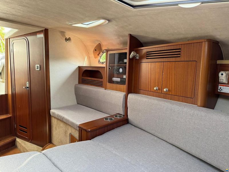 Sea Ray Sundancer 305