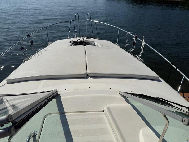 Sea Ray Sundancer 305