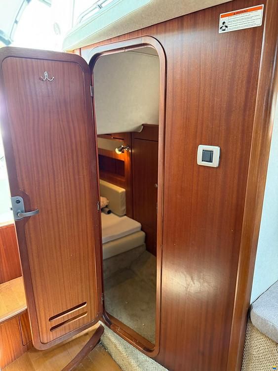 Sea Ray Sundancer 305