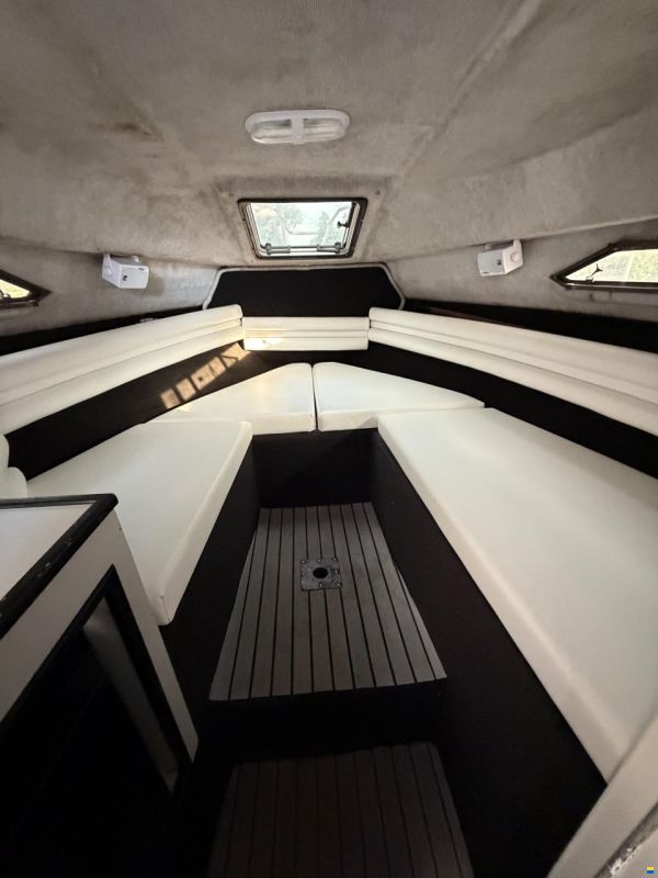 Regal 233 Ambassador Xl