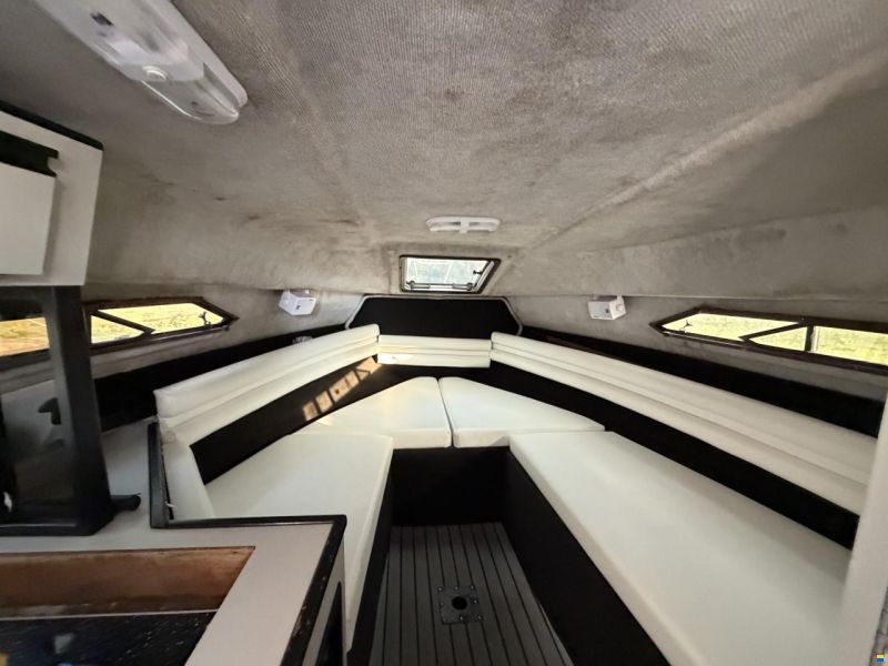 Regal 233 Ambassador Xl