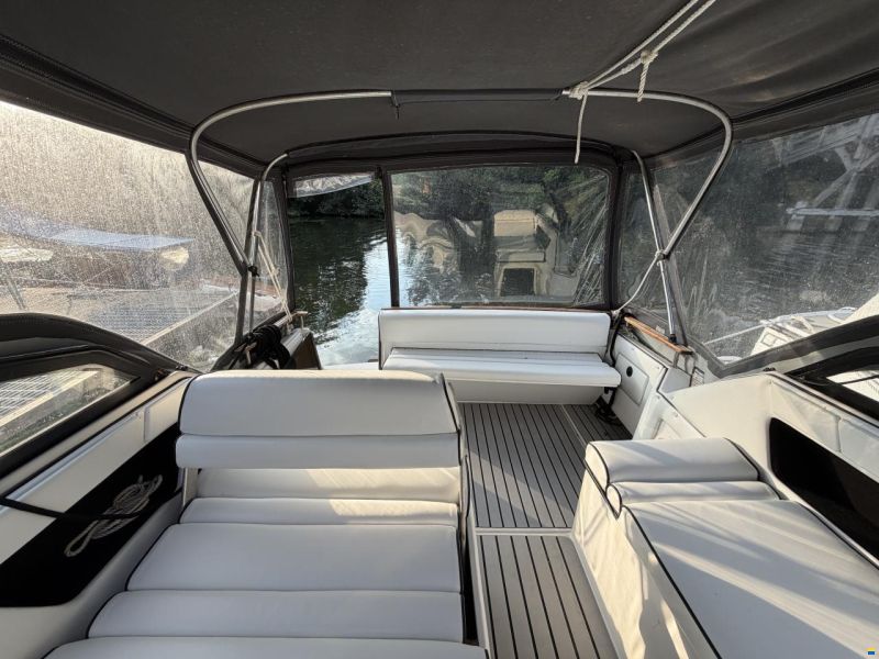 Regal 233 Ambassador Xl