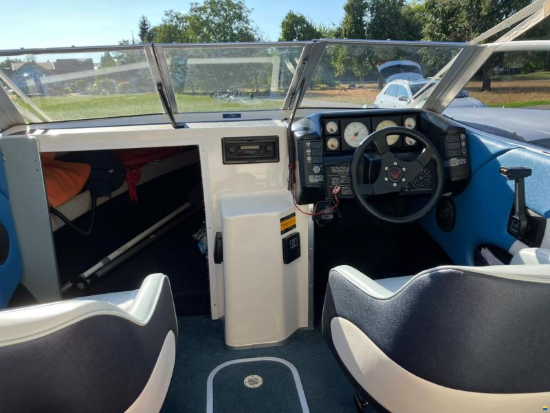 Bayliner Capri