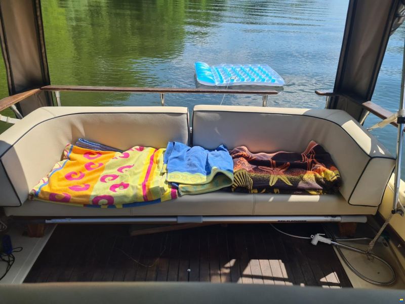 Sea Ray SRV 245 Sundancer
