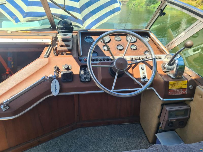 Sea Ray SRV 245 Sundancer