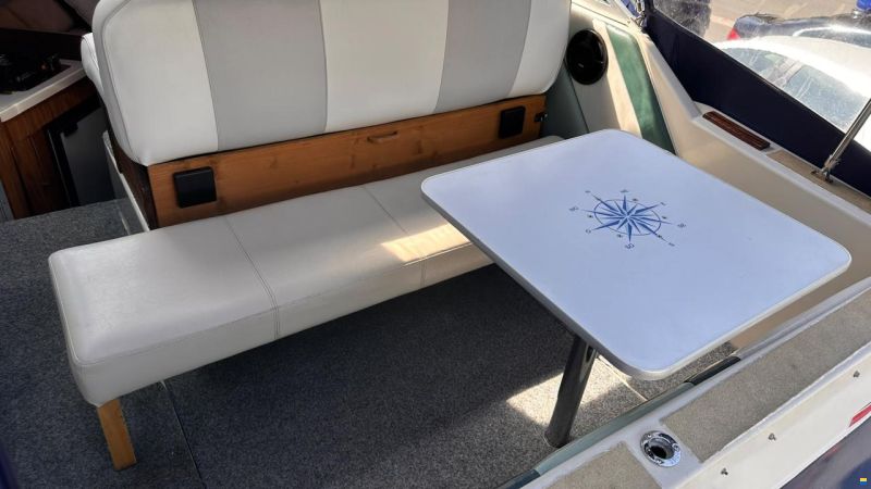 Sea Ray Seville 230