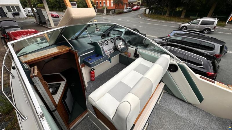 Sea Ray Seville 230