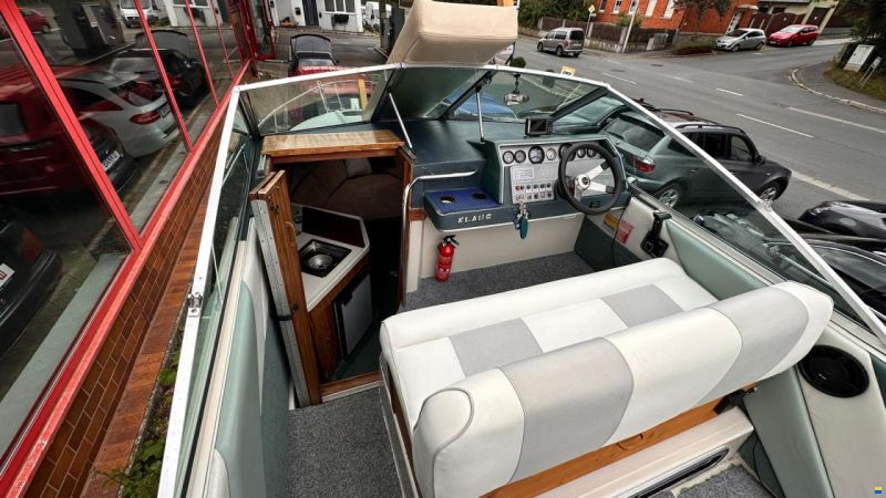 Sea Ray Seville 230