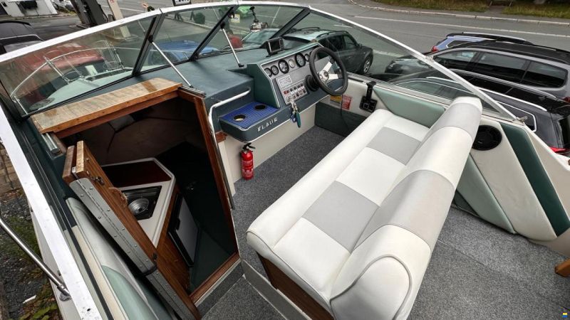 Sea Ray Seville 230