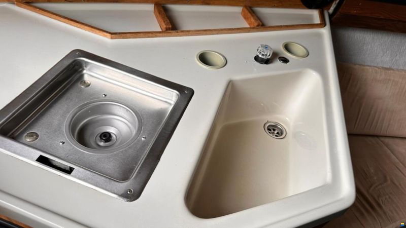 Sea Ray Seville 230