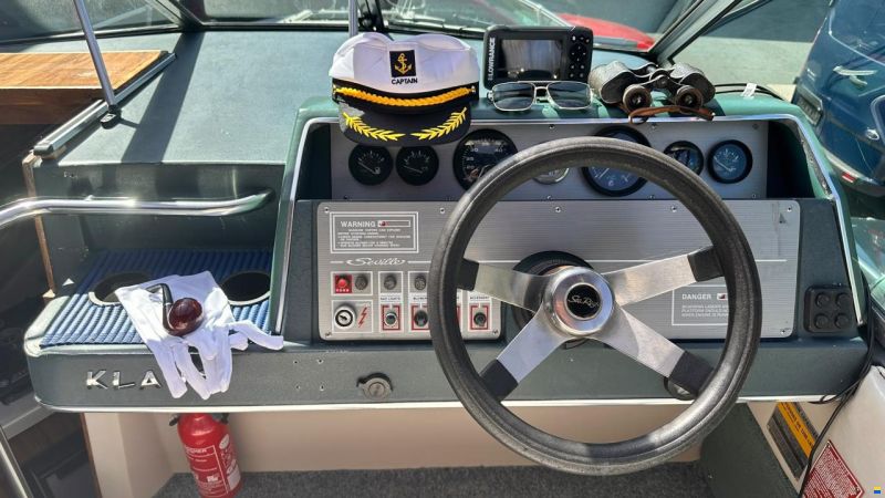 Sea Ray Seville 230