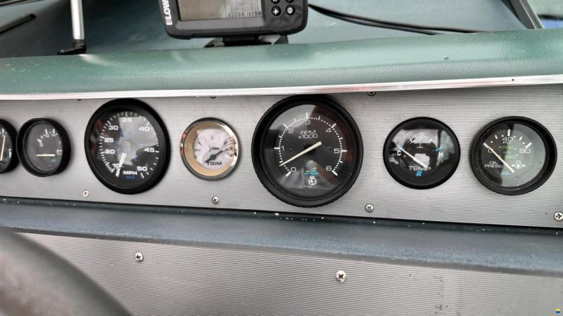 Sea Ray Seville 230