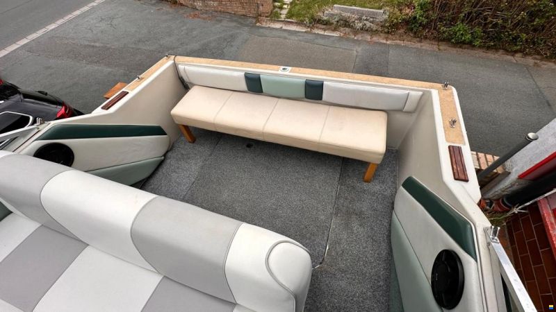 Sea Ray Seville 230