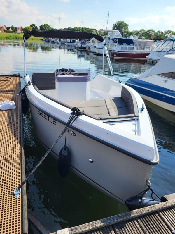 SilverYacht Silver 555