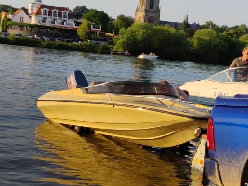Shakespeare Speedboot 60pk met trailer