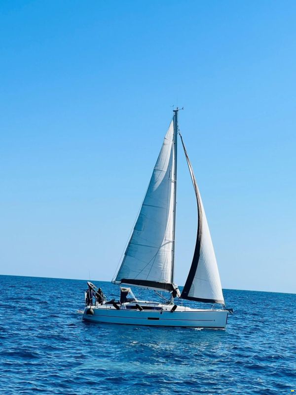 Dufour Grand Large 350