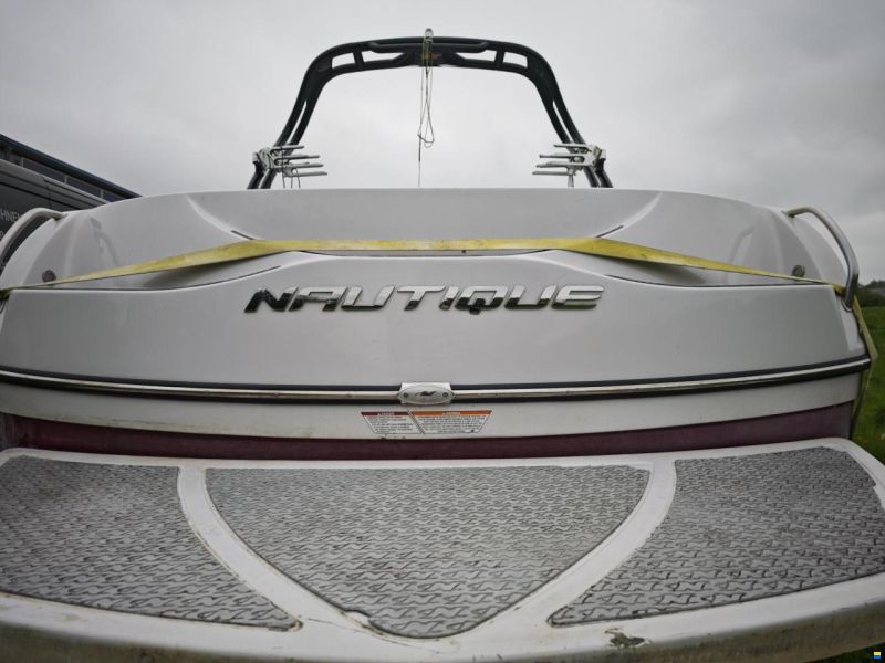 Correct Craft Air Nautique 210 Team Edition