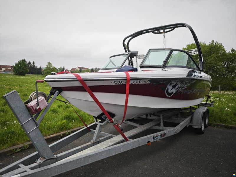 Correct Craft Air Nautique 210 Team Edition