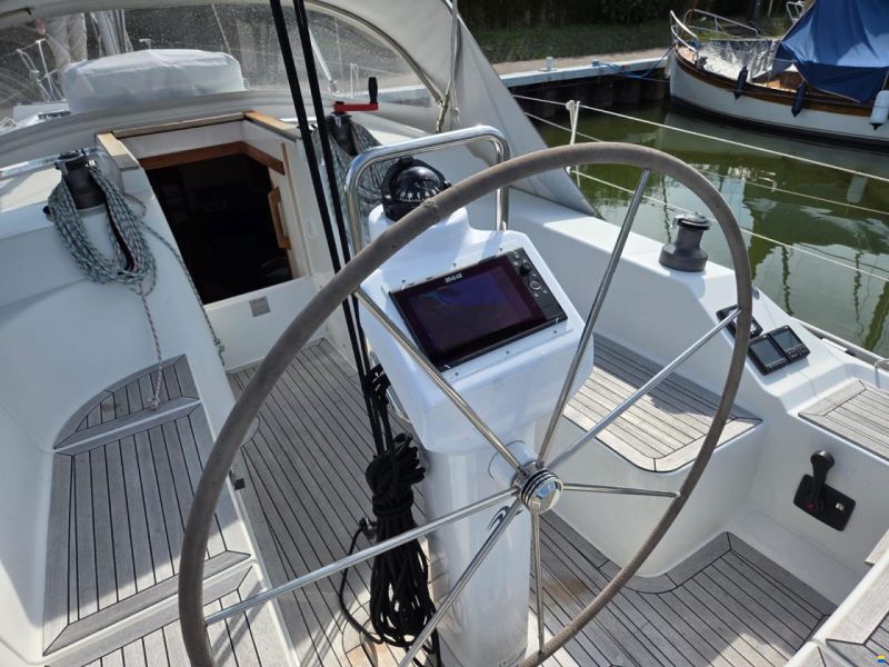Hanse 325