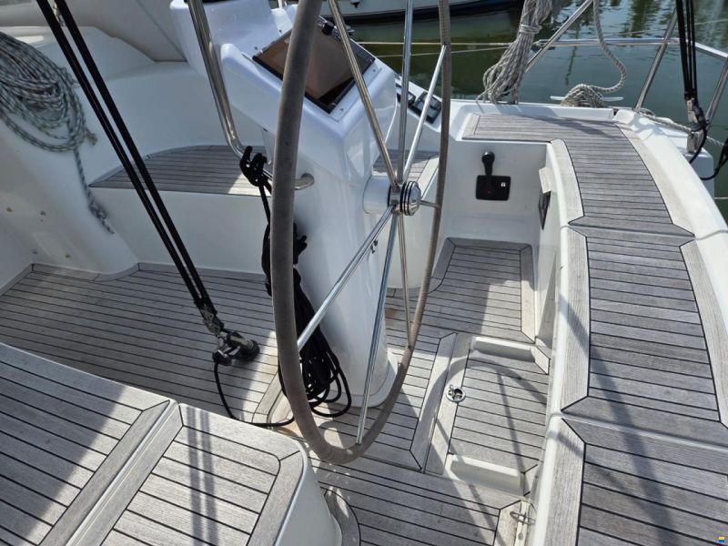 Hanse 325