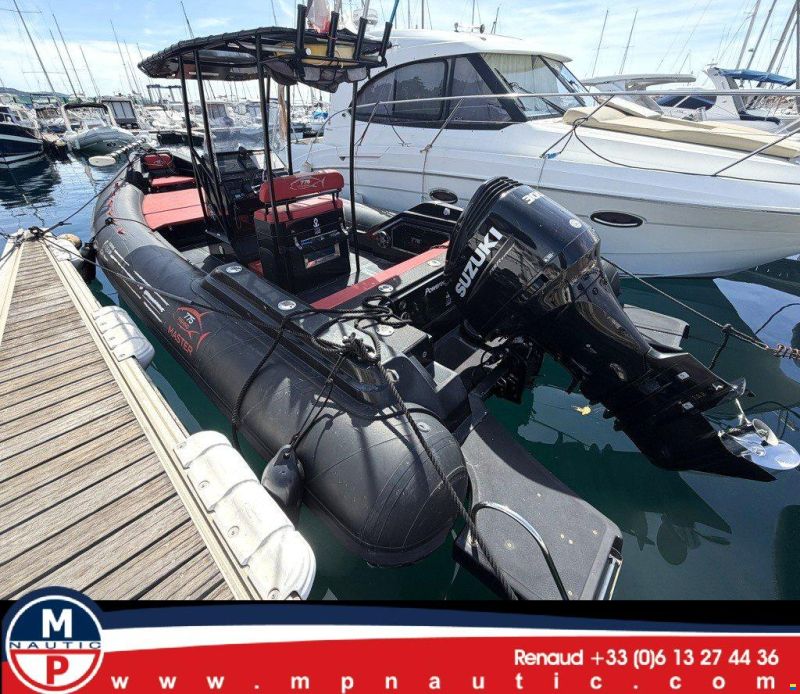 Master Yacht Fishing 775