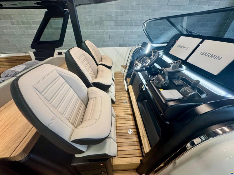 Cranchi A46 Luxury Tender