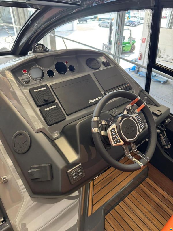 Cranchi M44 HT