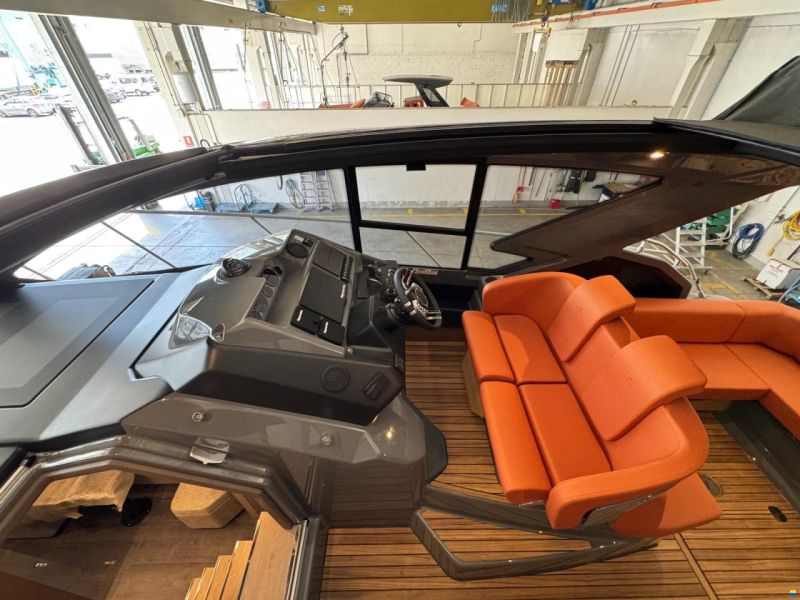 Cranchi M44 HT