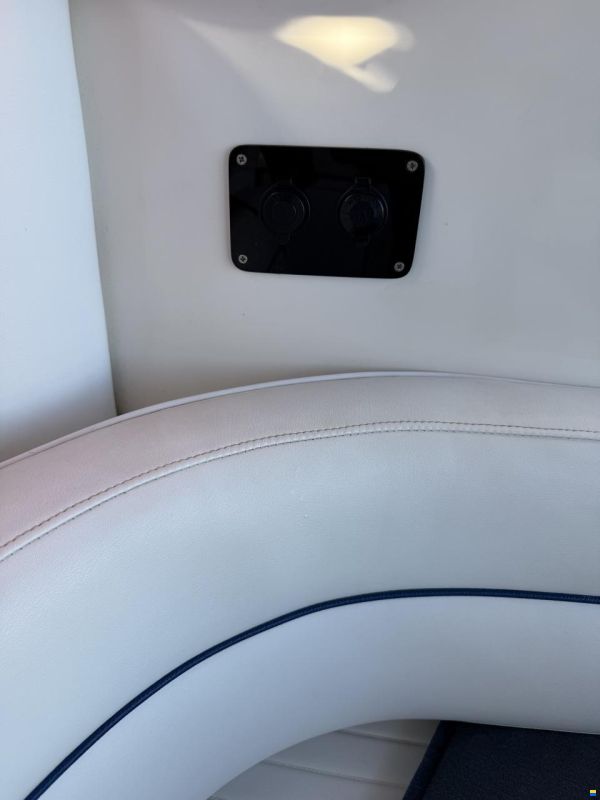 Bayliner 3055