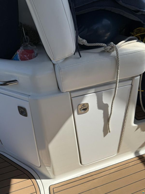 Bayliner 3055