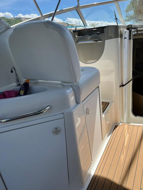 Bayliner 3055