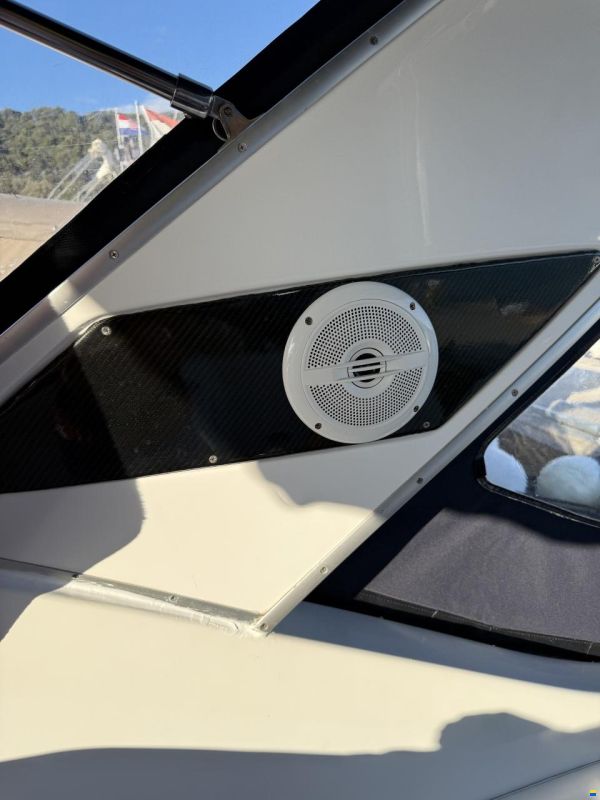Bayliner 3055