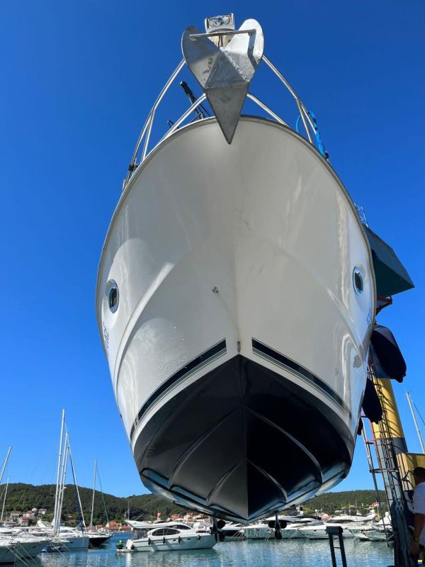 Bayliner 3055