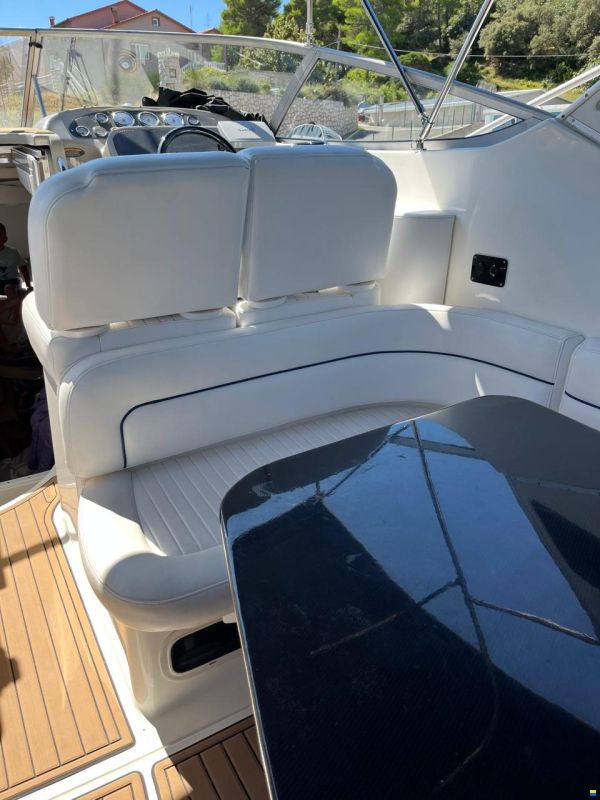 Bayliner 3055