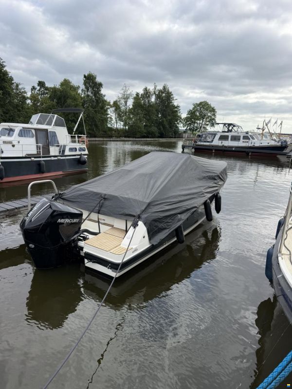 Quicksilver Active 675 Open