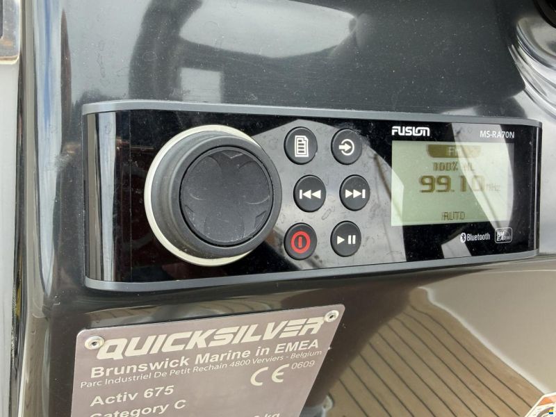 Quicksilver Active 675 Open